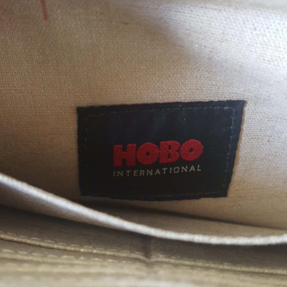 Hobo lauren wallet in gold
